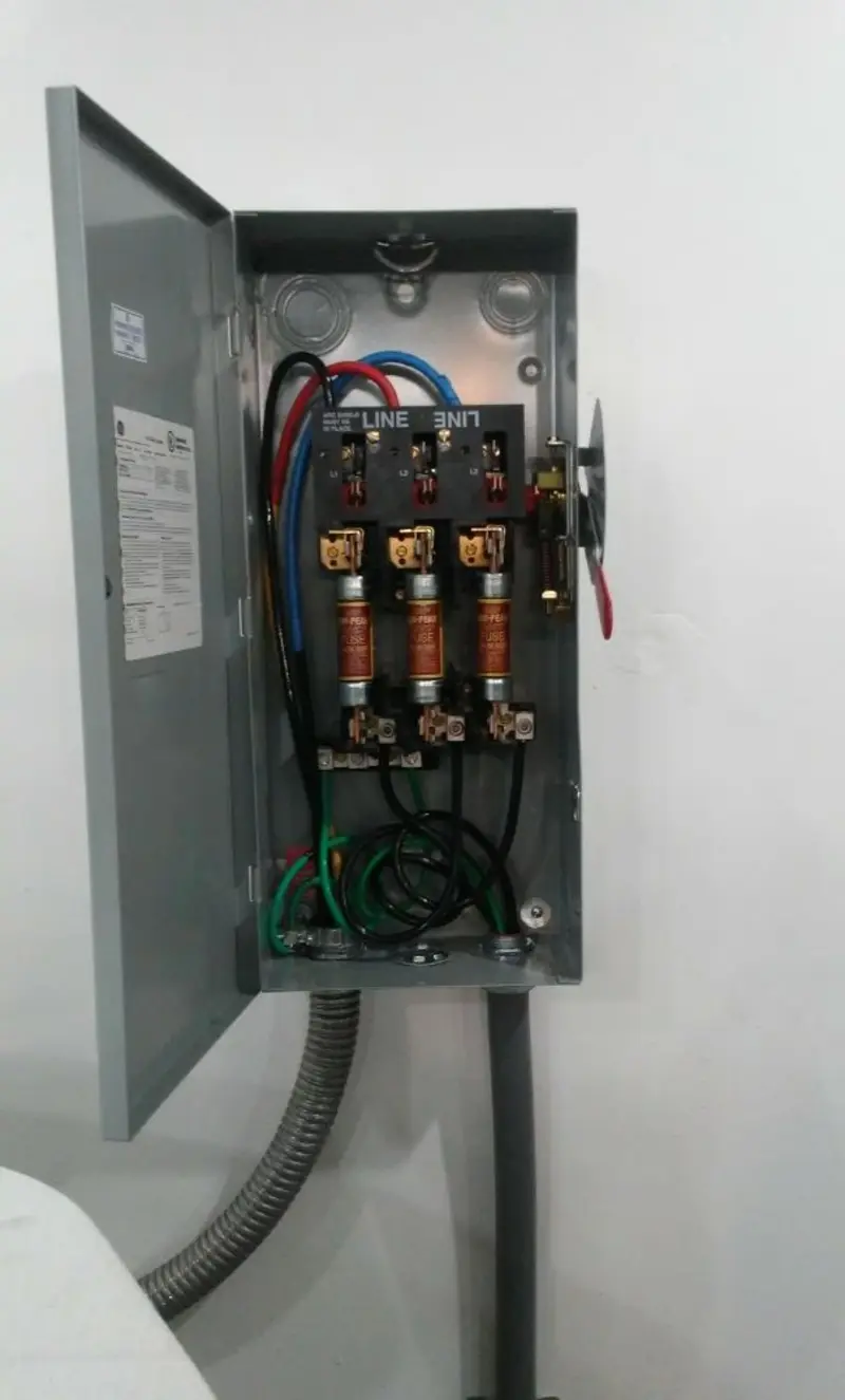 Three-phase disconnect switch installed for Smoke Detector Installation in Somerton